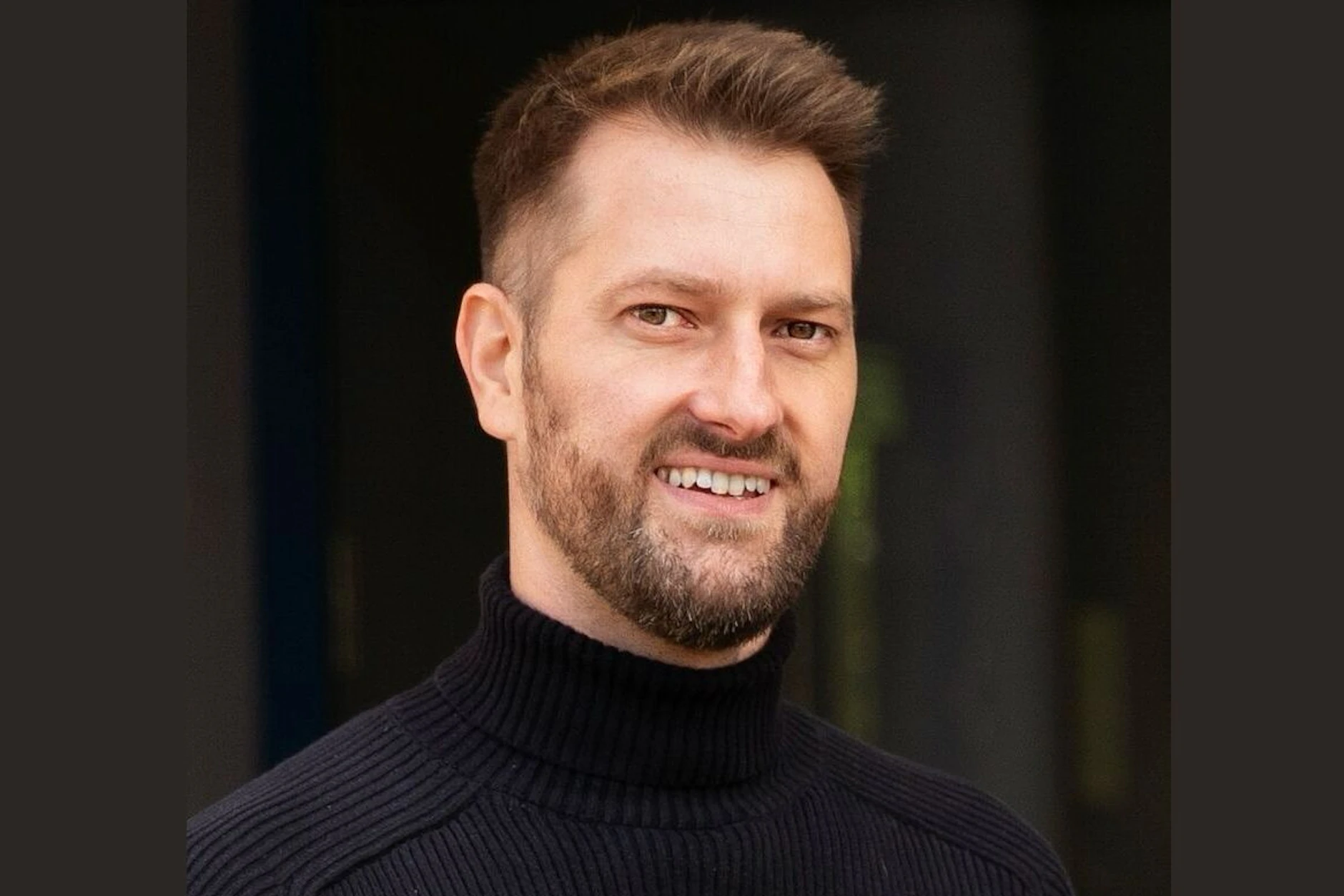 Stephan Jung erklärt, dass das DRK die Container schon so oft leert, wie möglich.