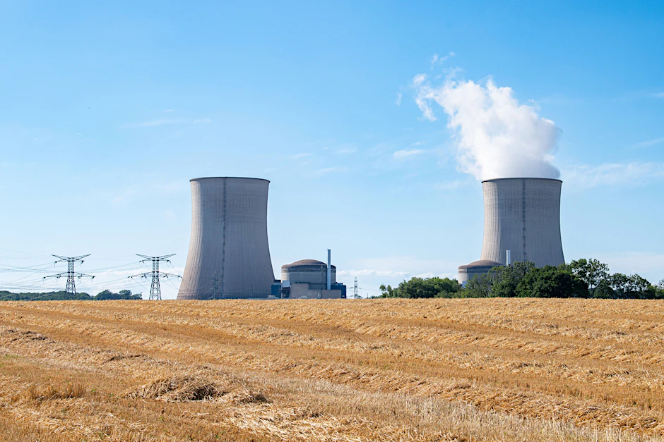 Wegen der aktuellen Hitzewelle wachsen in Frankreich die Sorgen, dass Atomkraftwerke gedrosselt werden müssen.