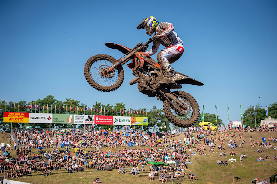 Talkessel Teutschenthal: Das riesige Motocross-Event bietet den Zuschauern tolle Sicht auf das Geschehen.