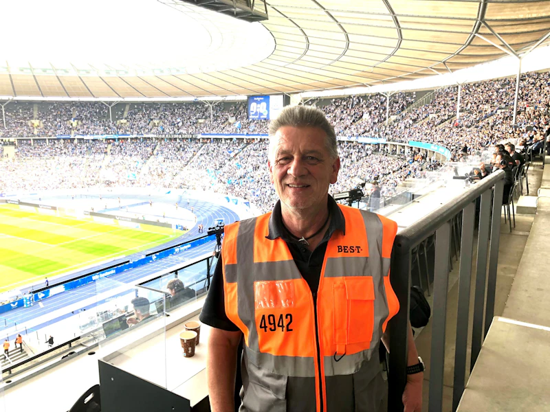 Hertha-Ordner spart für Lebenstraum - eine Weltreise über die Ozeane