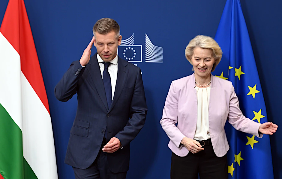 Der ungarische Ministerpräsident Peter Magyar (l.) und EU-Kommissionspräsidentin Ursula von der Leyen