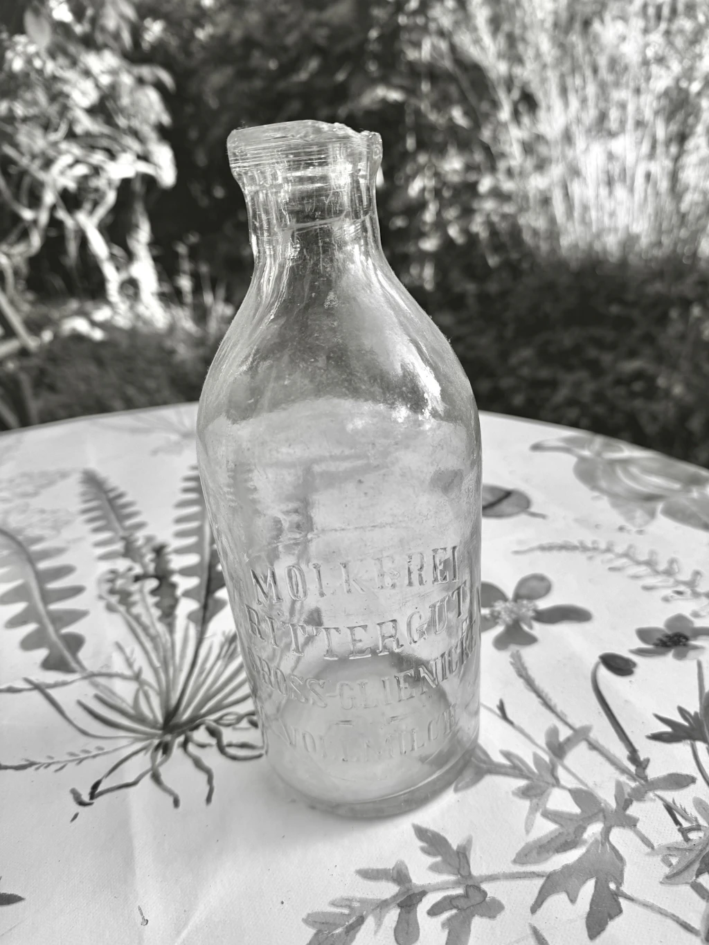 Fundstück Nummer 2: eine Milchflasche der Molkerei vom Rittergut Groß Glienicke