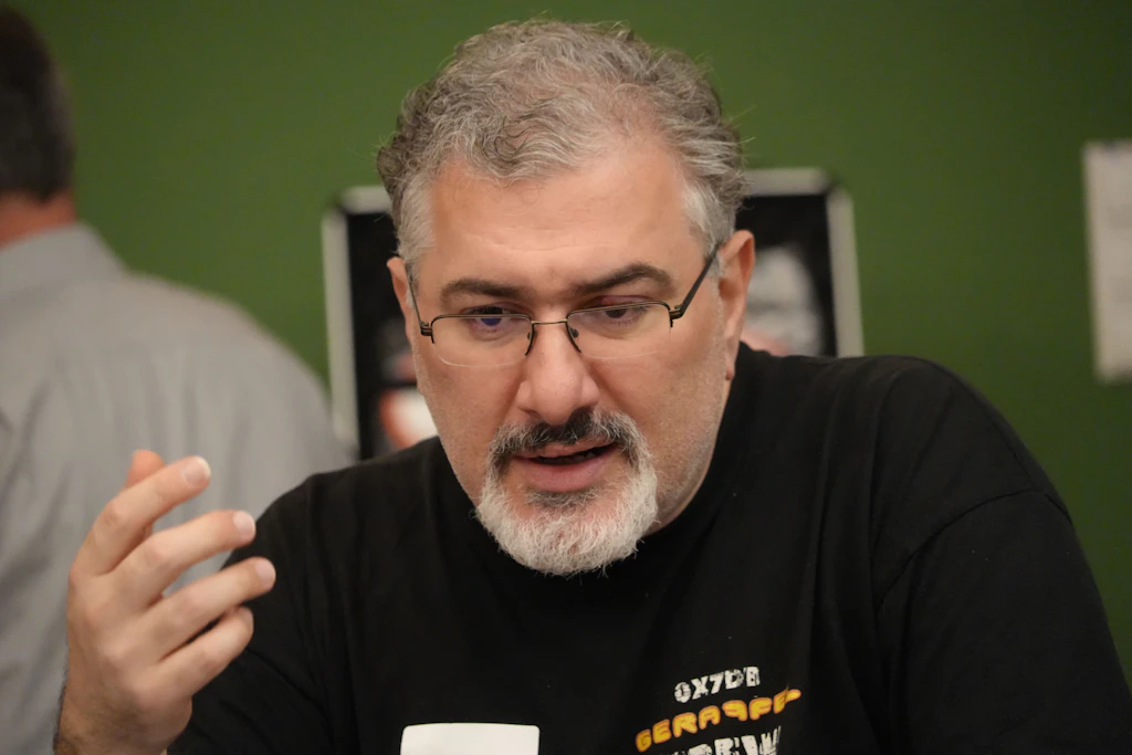 Manuel „HonkHase“ Atug ist Gründer und Sprecher der AG KRITIS, einem Zusammenschluss unabhängiger Fachleute für den Schutz kritischer Infrastrukturen.