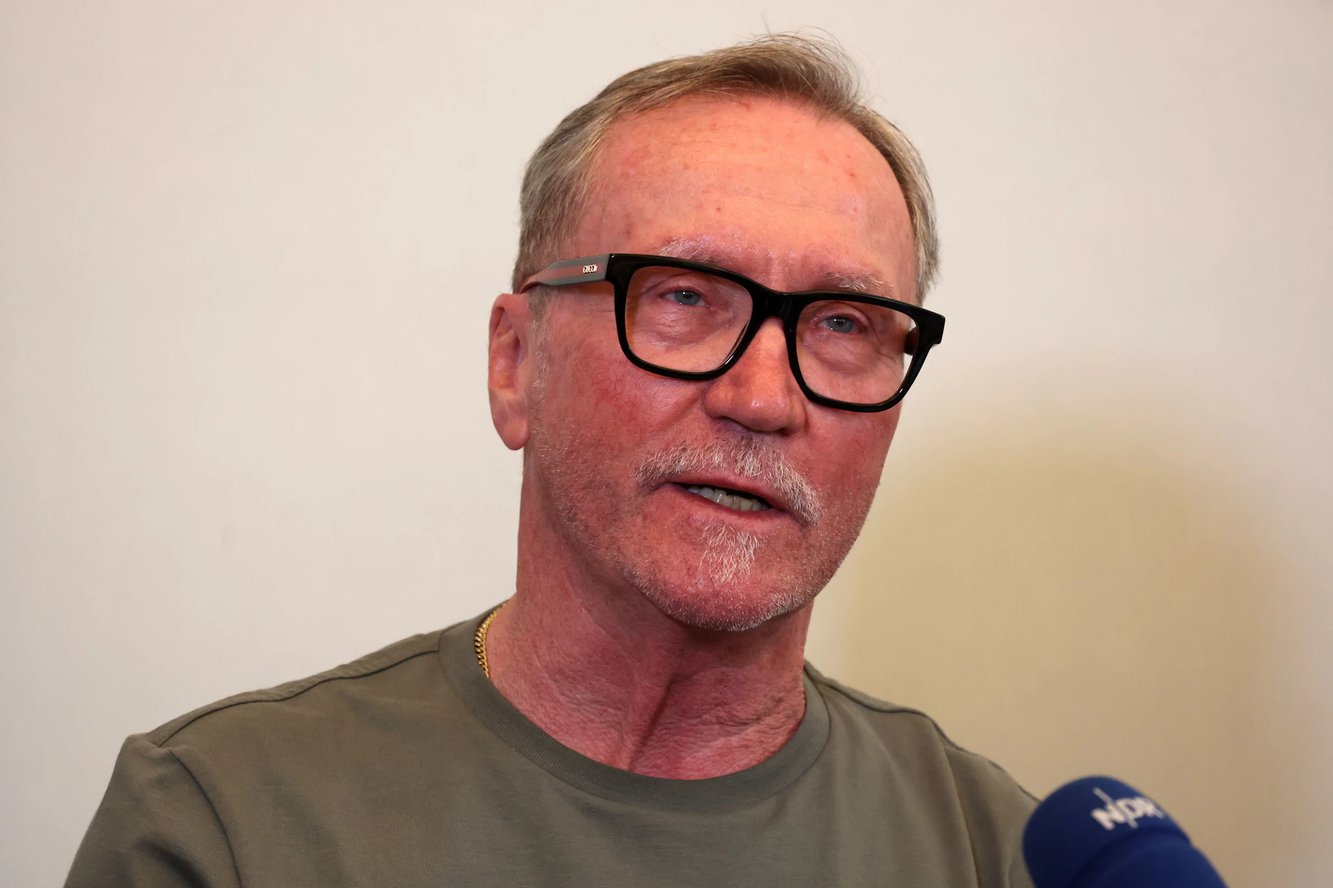 Gerd Weber wird mit der DDR-Fußballnationalmannschaft 1976 Olympiasieger in Montreal.