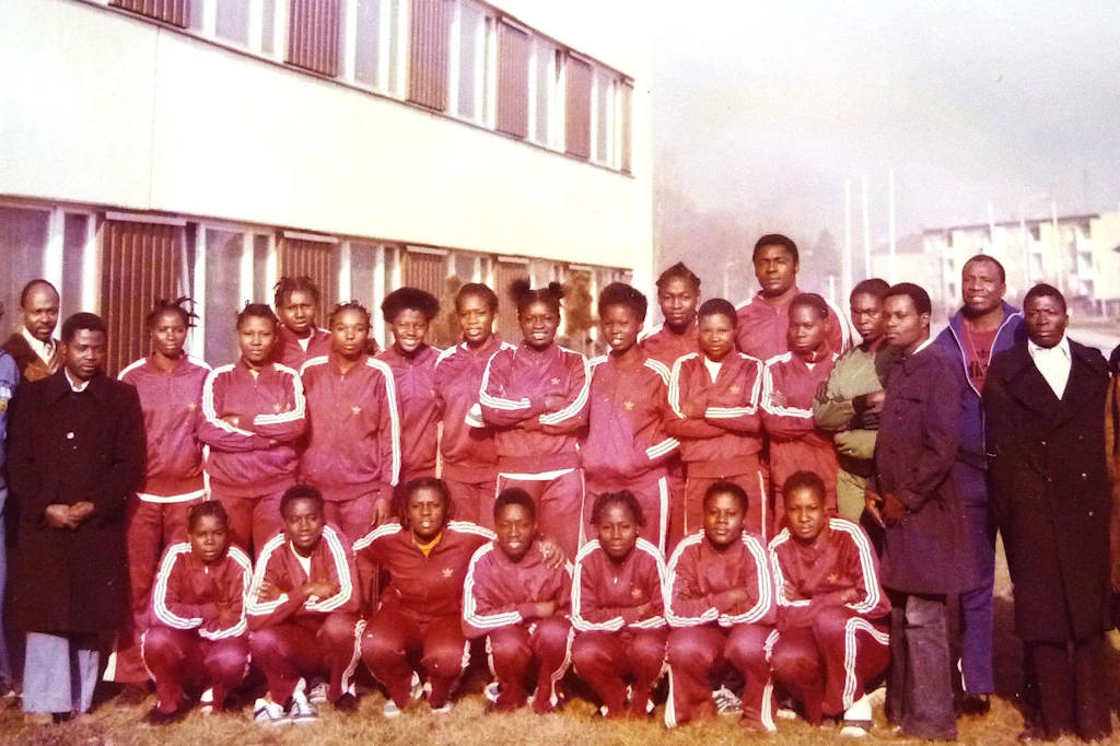 Das Handball-Frauennationalteam der Volksrepublik Kongo, die im Februar 1980 in Bad Blankenburg ein Trainingslager absolvierte.
