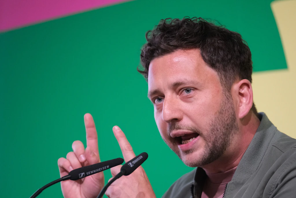 Felix Banaszak ist am Freitag beim Ostkongress der Grünen vor Ort.