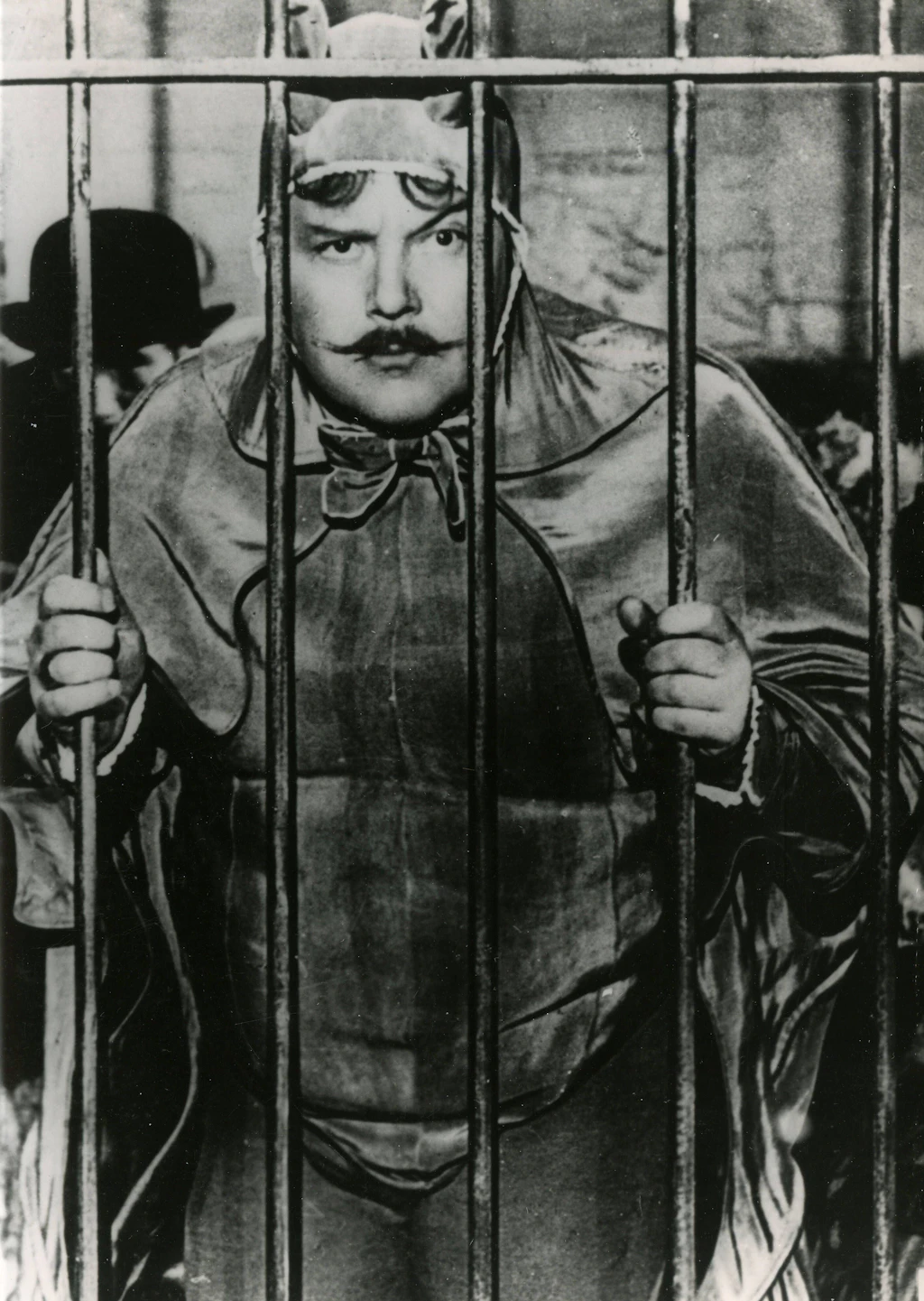 Vertuscht, verschwiegen, verdrängt: Das dunkle Familiengeheimnis der Filmlegende Will Dohm