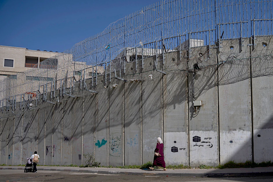 Die Sperranlage trennt das Westjordanland von Ost-Jerusalem.