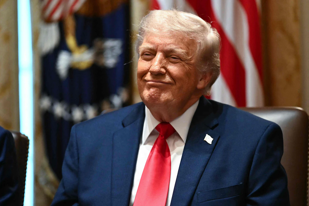 „aliens.gov“: Trump-Regierung inszeniert ICE-Festnahmen auf Alien-Webseite