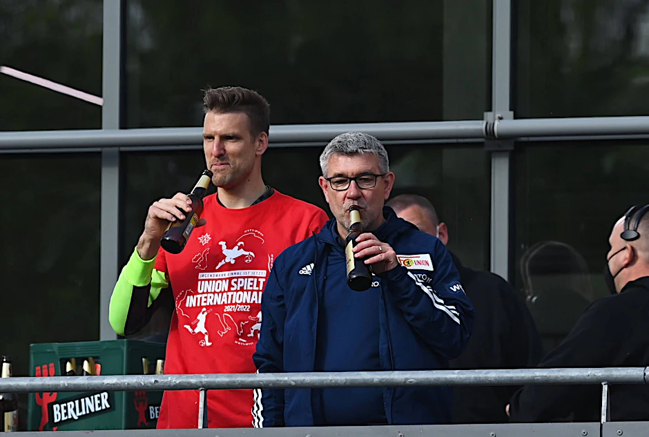 Mit dem erfahrenen Andreas Luthe (l.) als Torwart konnte Urs Fischer den Einzug ins internationale Geschäft mit dem 1. FC Union feiern.