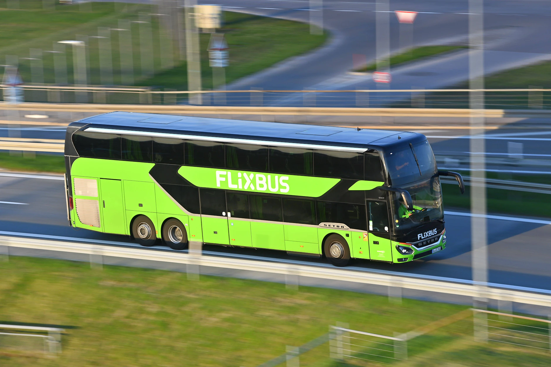 Flixbus setzt auf einen neuen Marketing-Trick mit der Buslinie 666.