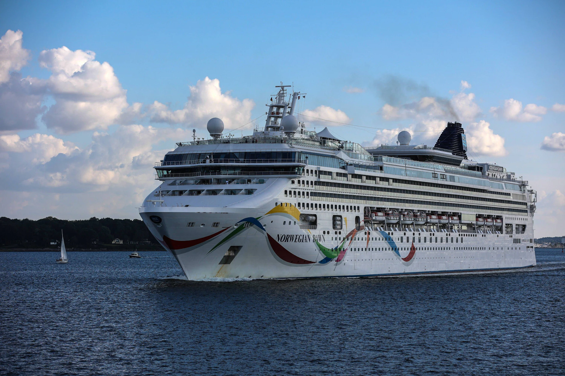 Die Kreuzfahrtschiff-Crews der Reederei Norwegian Cruise Line (NCL) greifen jetzt härter gegen Liegen-Blockierer durch.