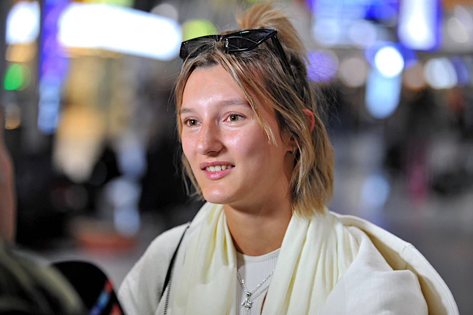 Anya Elsner nach ihrem Auszug aus dem Dschungelcamp.