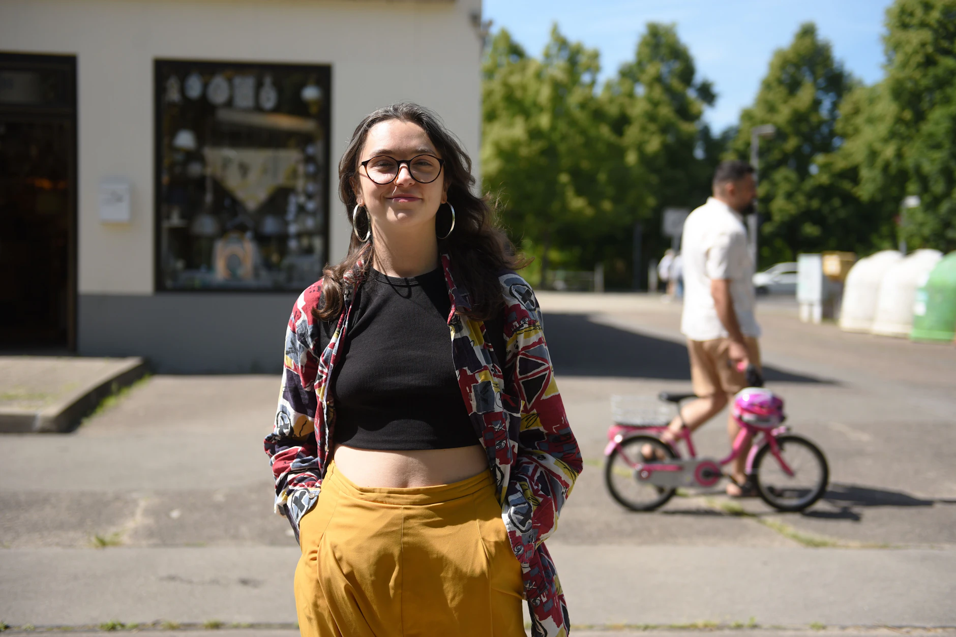 Jelena (27) kommt wöchentlich für ein Seminar in einem nahegelegenen Forschungszentrum in den Kiez.