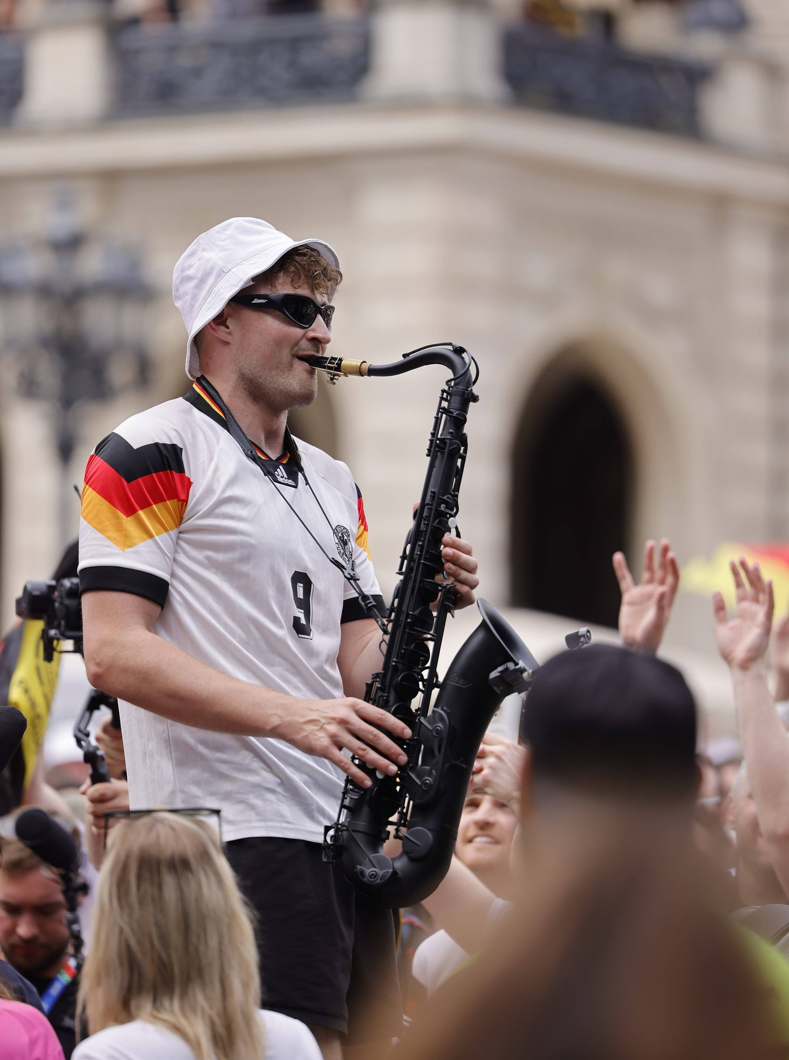 André brachte die Fanmeilen zum Beben: EM-Saxophonist plant Comeback zur WM