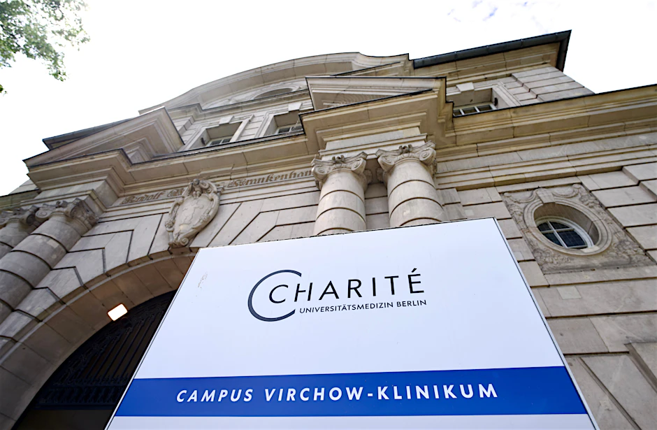 Der Eingang zum Campus Virchow-Klinikum mit dem Deutschen Herzzentrum der Charité. Die Mediziner wollen mehr Organspenden erreichen.
