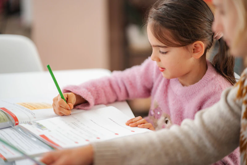 Schulleiter klärt auf: Warum unsere Kinder weniger Hausaufgaben aufbekommen