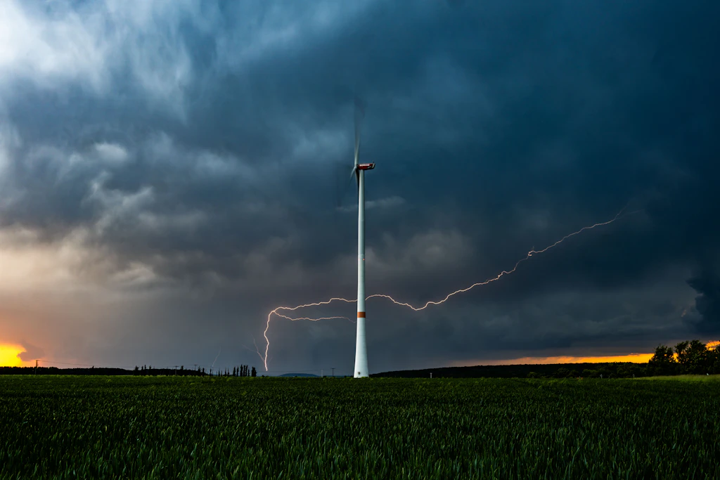 Sturm verwüstet Unstrut-Hainich-Kreis – Umgestürzte Linde beschädigt Gasverteiler in Diedorf