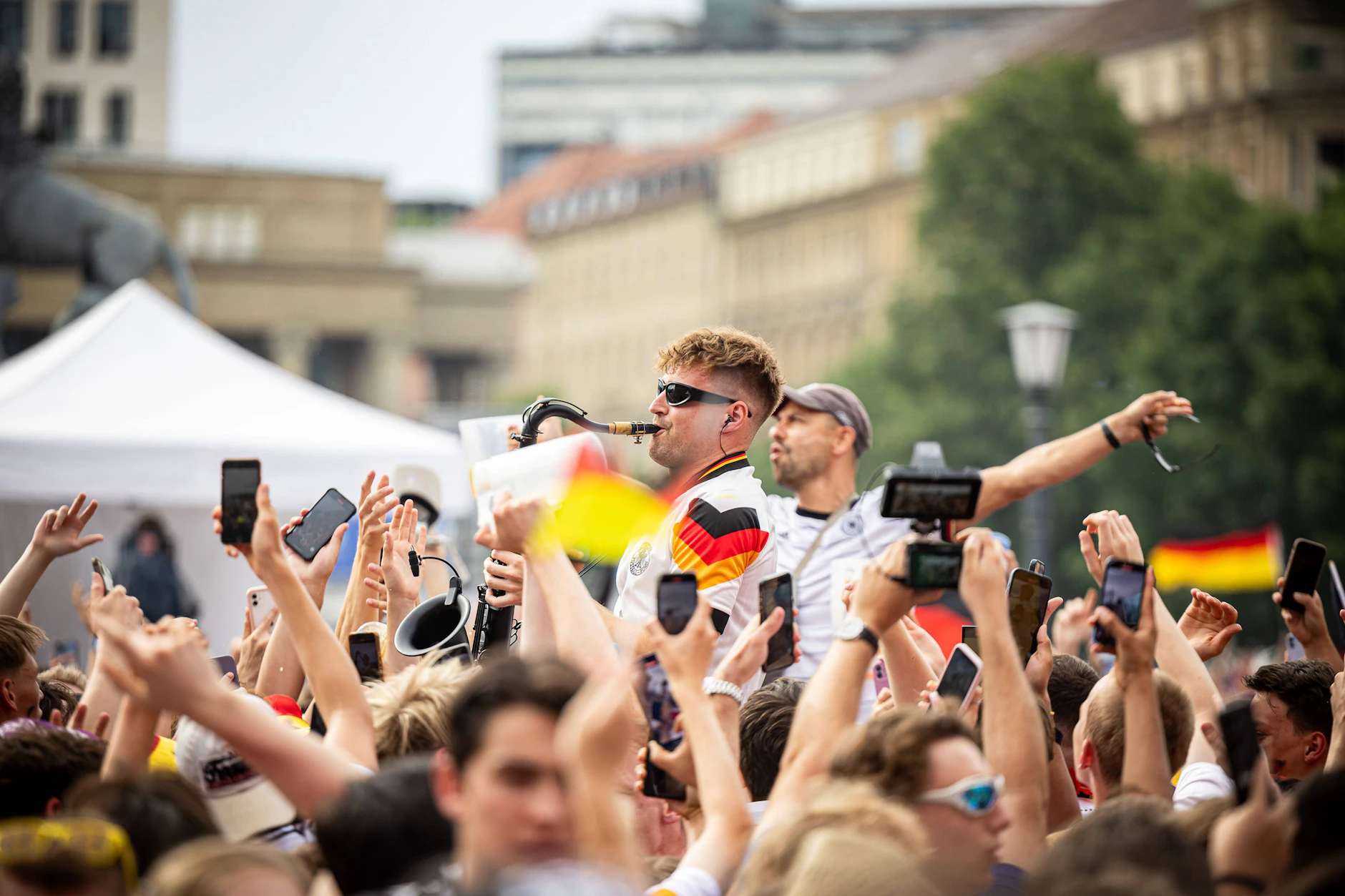 André Schnura im Juli 2024 auf einer Fanmeile in Stuttgart