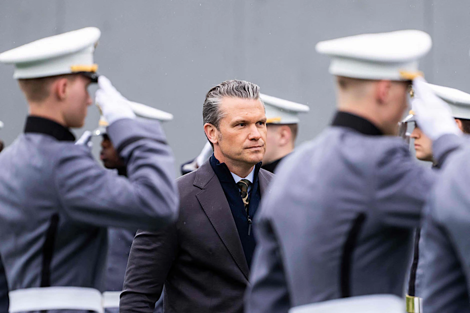 US-Verteidigungsminister Pete Hegseth bei der Militärakademie West Point. Der frühere Fox-News-Moderator steht seit Januar 2025 an der Spitze des Pentagon.
