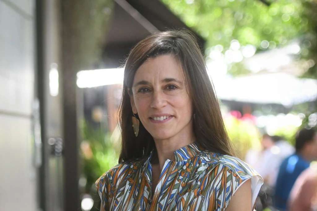 Die aus Buenos Aires stammende Schriftstellerin María Cecilia Barbetta lebt in Berlin.