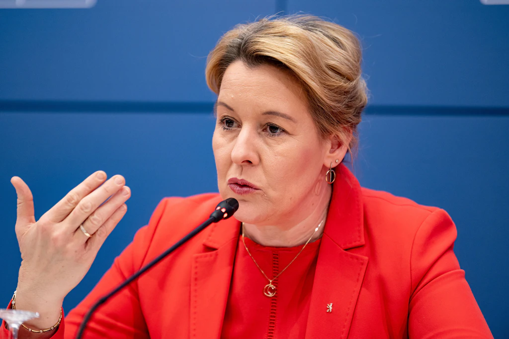 Mann wegen Hassmail gegen Muslime und Giffey zu Geldstrafe verurteilt