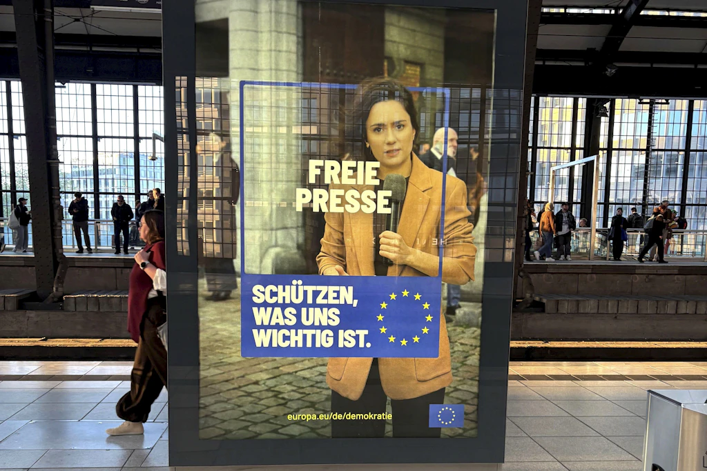 Auch in Berlin war die PR-Aktion der EU zu sehen: hier am Bahnhof Friedrichstraße.