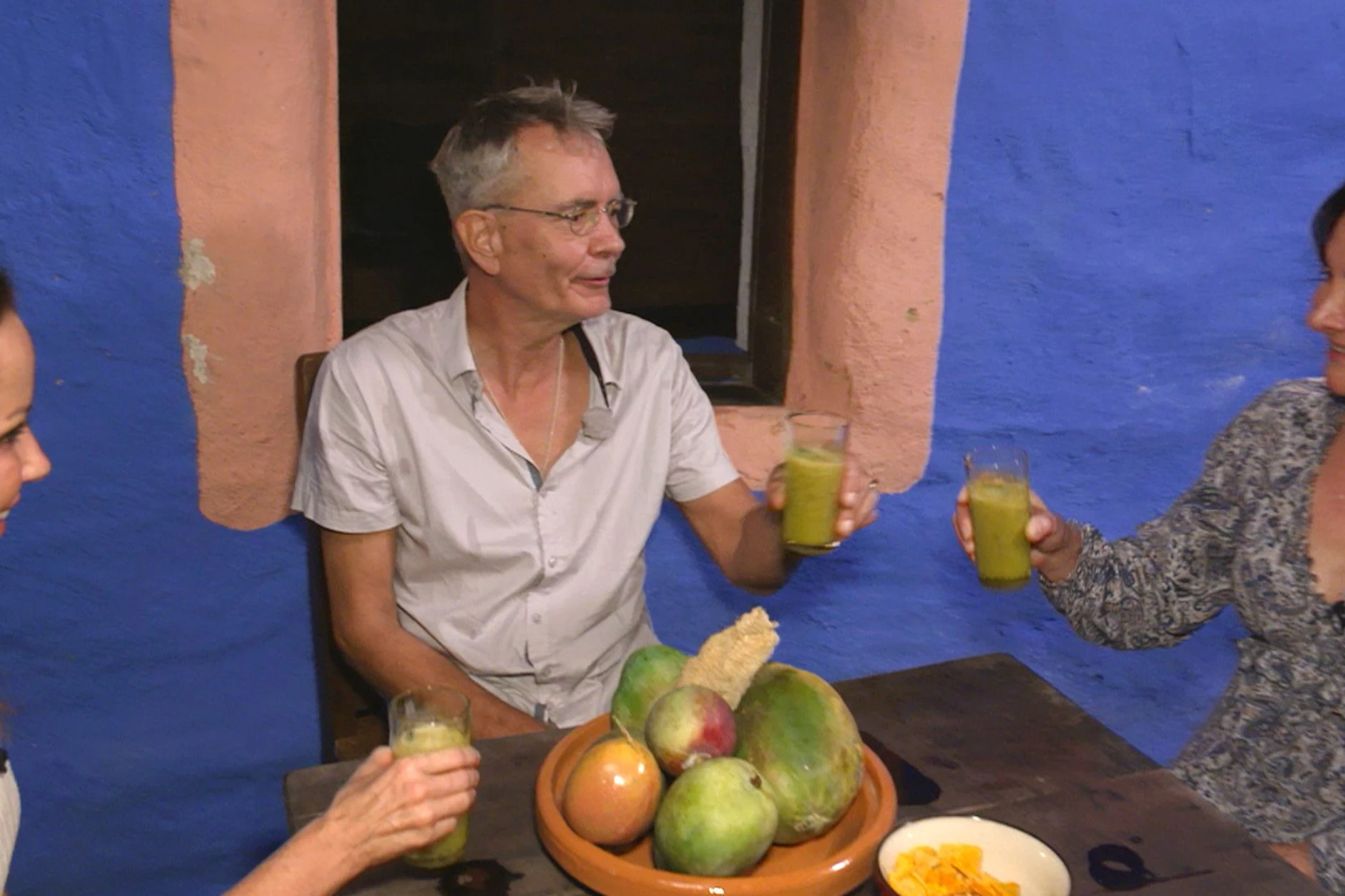 Mathias mit seinen Hofdamen Belina und Mirian.