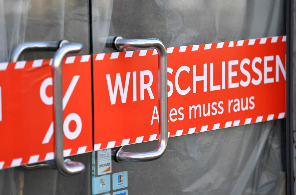 Firmenpleiten auf Achtjahreshoch: Unternehmens- und Privatinsolvenzen legen zu