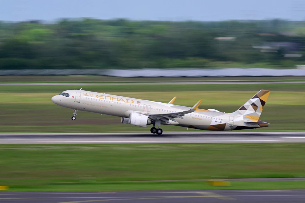 Etihad Airways gehört zu den großen Golf-Airlines, deren Flugaufkommen sich dem Vorkriegsniveau nähert.