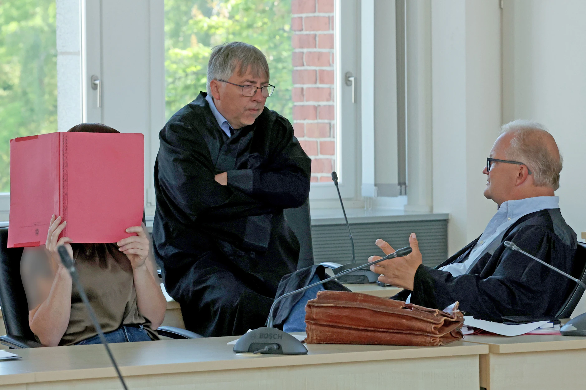 Gina H. muss sich für den Mord an Fabian vor Gericht verantworten. Bis zu einer Verurteilung gilt für sie die Unschuldsvermutung.