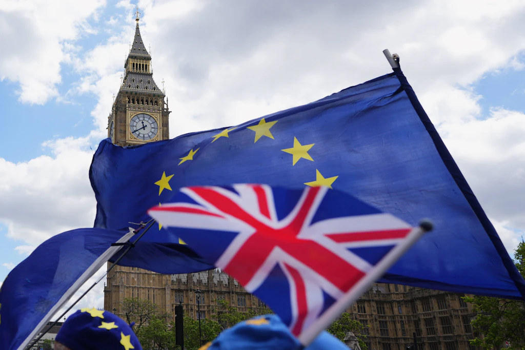 Pro-EU-Demonstranten vor dem Parlament in London.