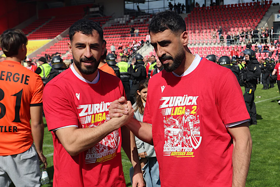Cottbuser Herzstück: Die Konkurrenz der Zweiten Liga sollte vor Tolcay (l.) und Tolga Cigerci gewarnt sein.