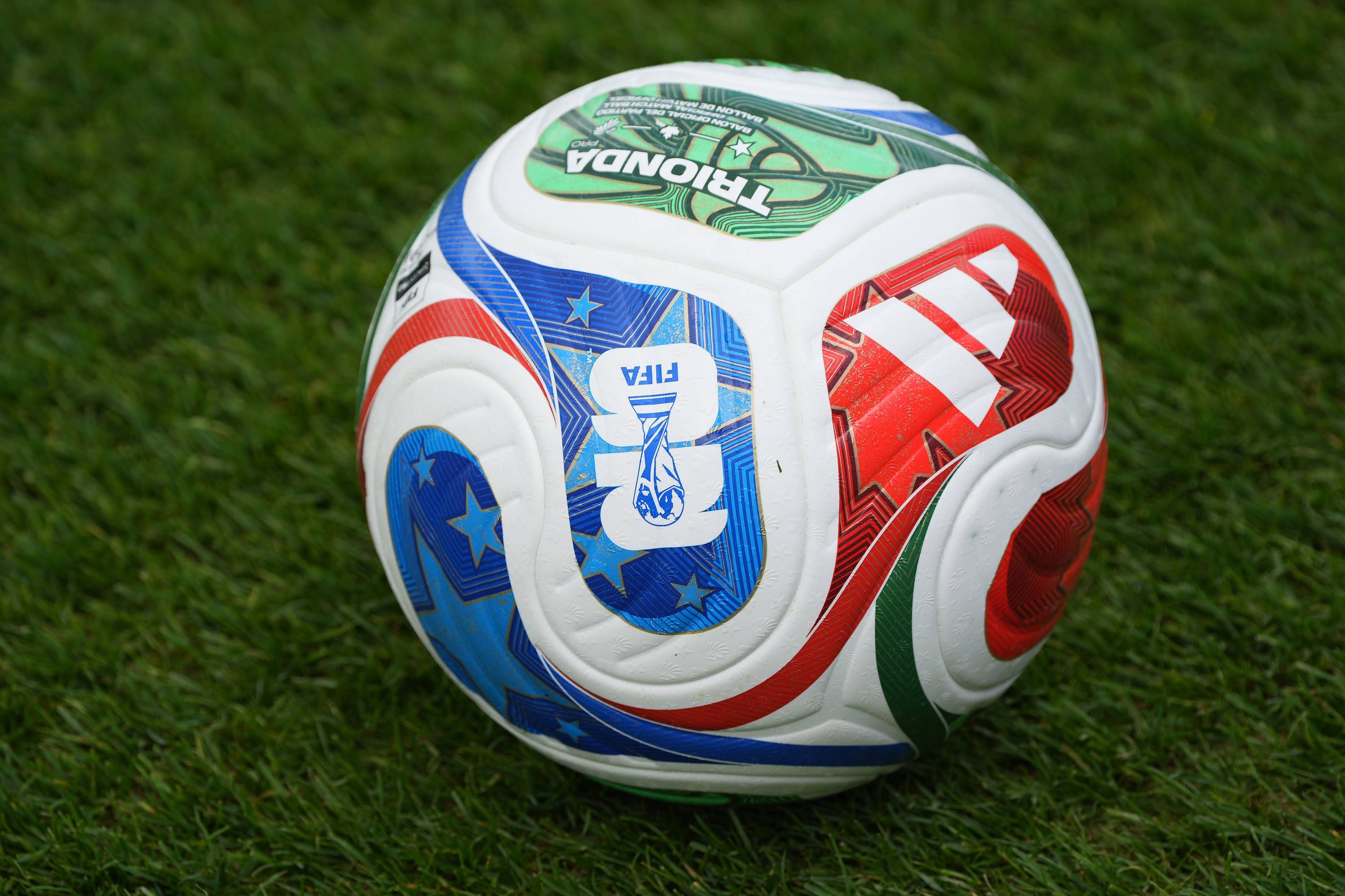 Image - Der neue WM-Ball Trionda: Technik, die das Spiel revolutioniert