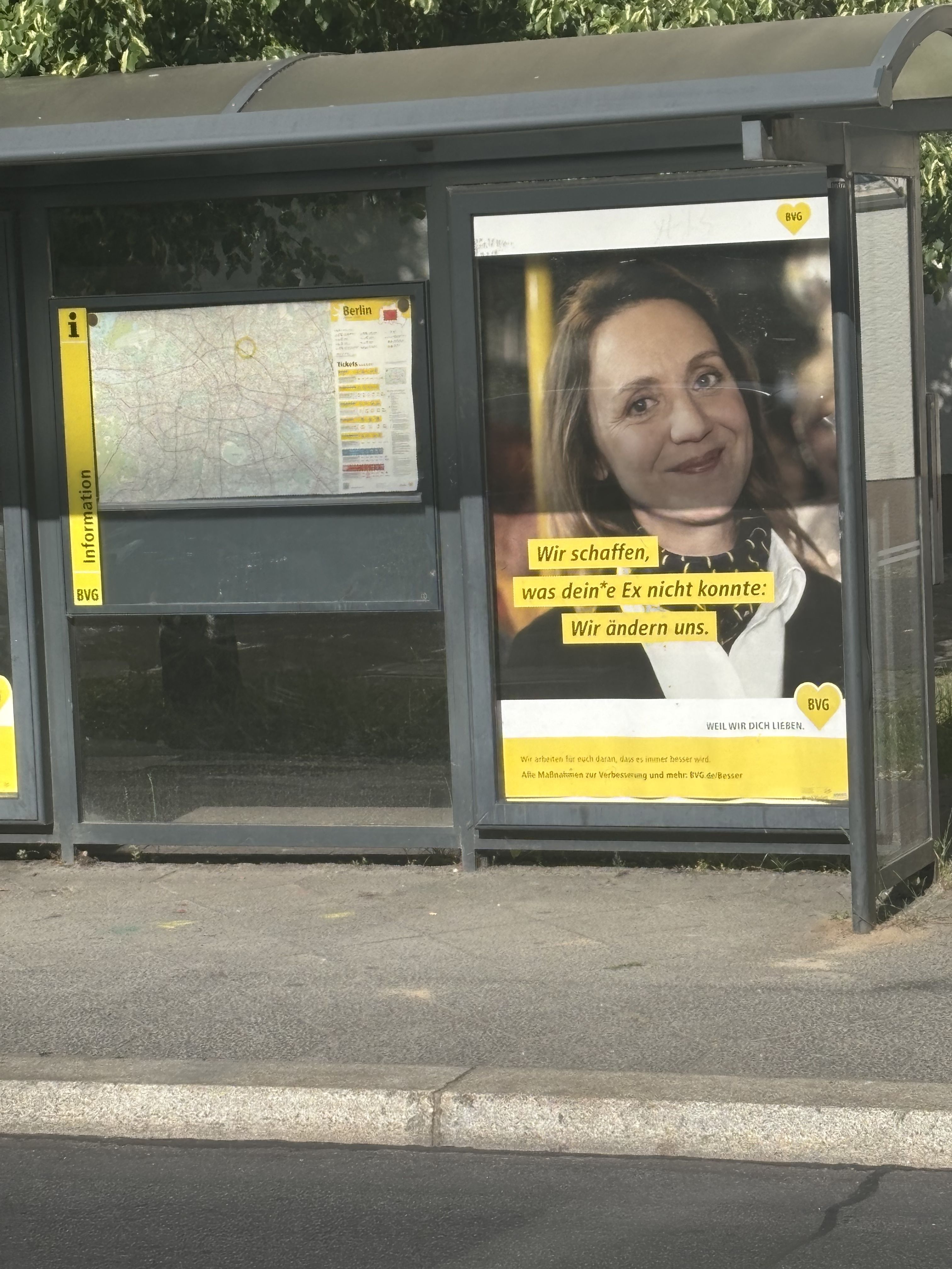 Was die BVG auf dieses Werbeplakat schreibt, ist gelogen