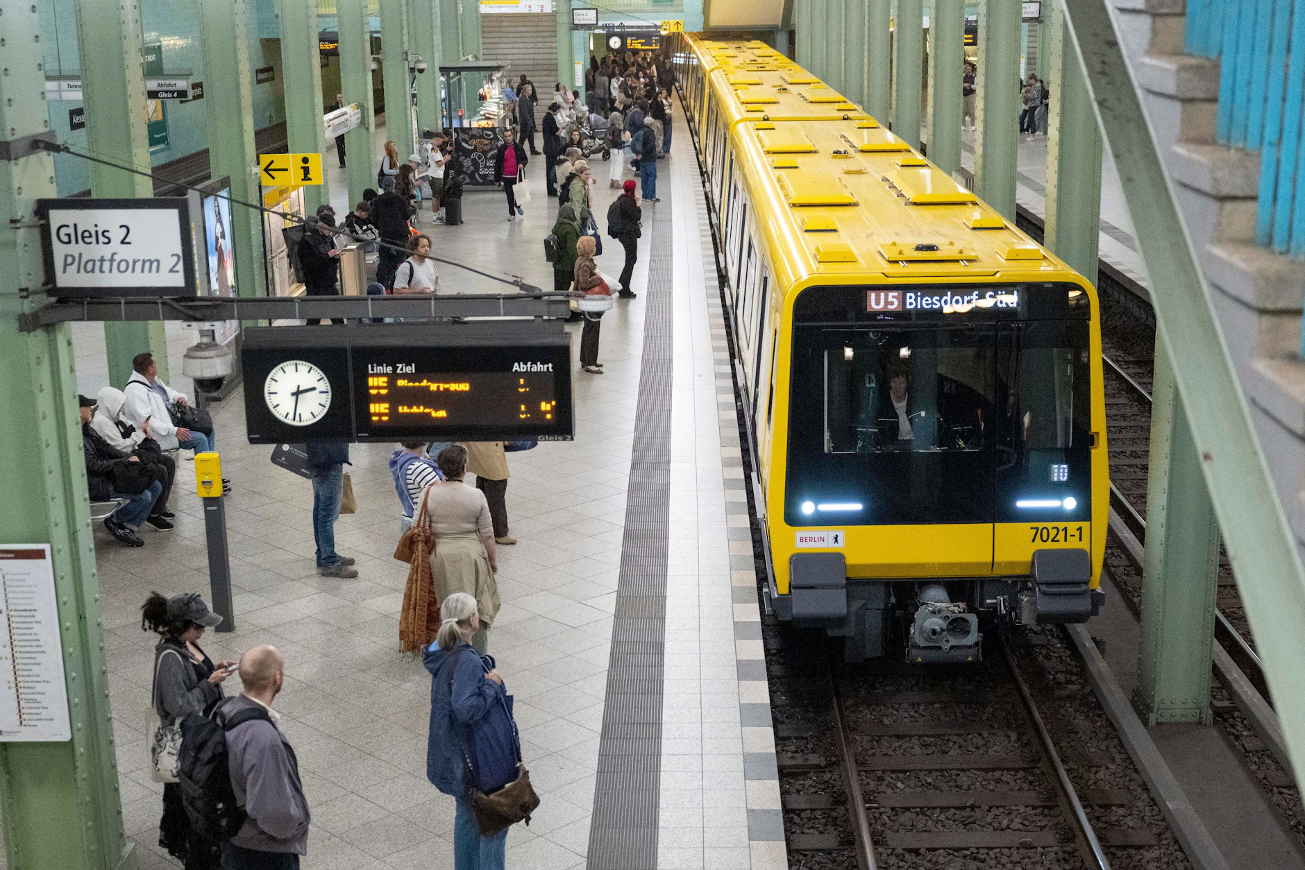 CDU will Zugangssperren für Berliner U-Bahn testen