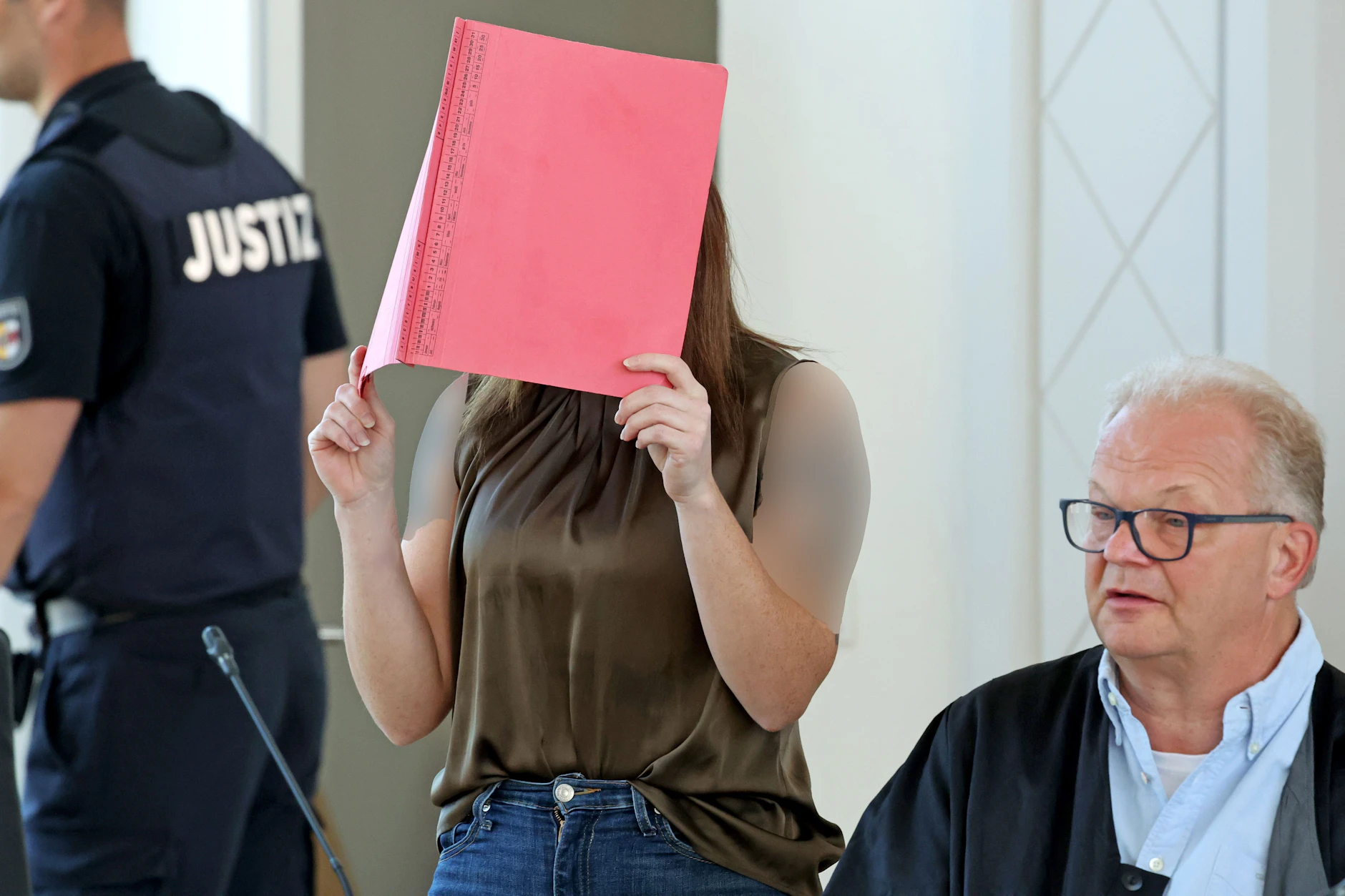 Gina H. ist die Angeklagte im Fall Fabian aus Güstrow. Für sie gilt bis zu einer Verurteilung die Unschuldsvermutung.