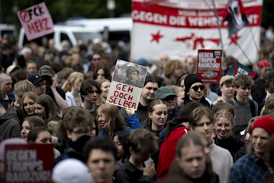Demonstranten beim Schulstreik gegen Wehrpflicht vom 8. Mai in Berlin