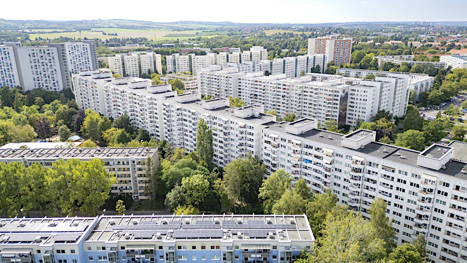 Viele Wohnungen, wenig Entspannung: In Dresden wird wieder über Bauen, Mieten und die Folgen des Verkaufs kommunaler Wohnungen gestritten.
