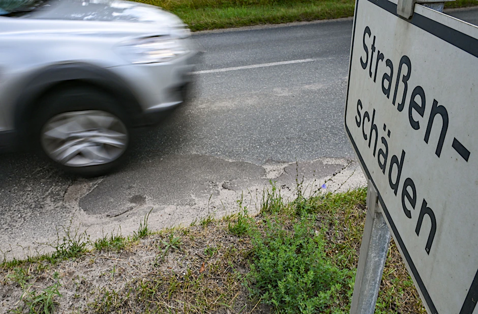 Mangelhafte Straßen sind in Brandenburg ein bekanntes Problem.