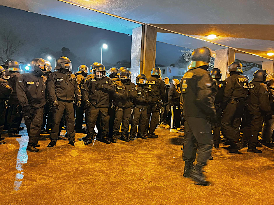 Am 17. Januar gab es einen massiven Polizeieinsatz am Eingang der Ostkurve des Olympiastadions. Dort kam es zur Gewalt zwischen Fans und Polizisten.