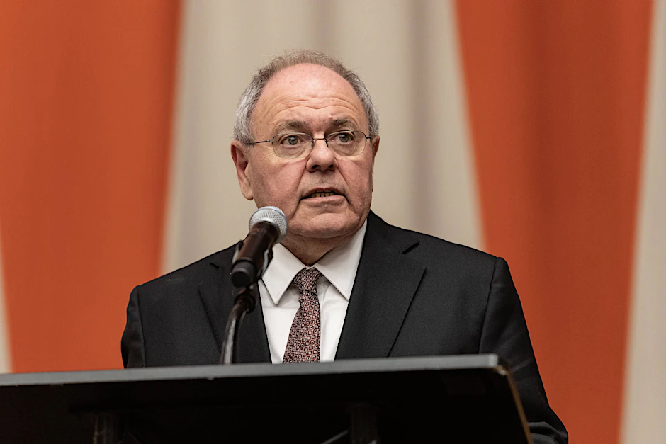 Dani Dayan kritisierte die Wiederbestattung eines ukrainischen NS-Kollaborateurs.