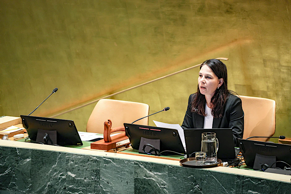 Annalena Baerbock teilte als Präsidentin der UN-Generalversammlung das Ergebnis der Abstimmung über die nichtständigen Mitglieder des UN-Sicherheitsrats mit.
