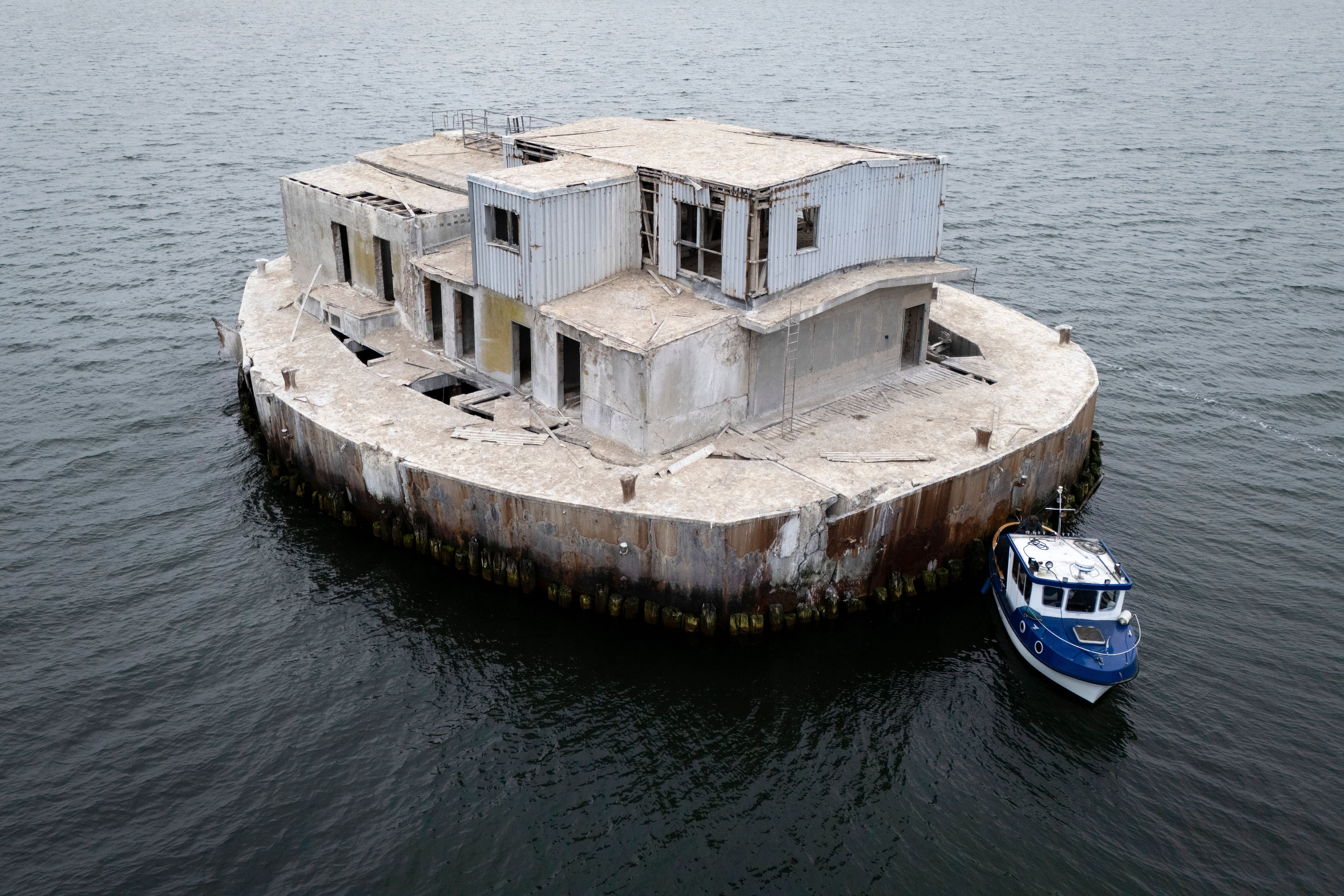 DDR-Geisterinsel vor Rügen: Das planen die neuen Eigentümer mit dem Lost Place