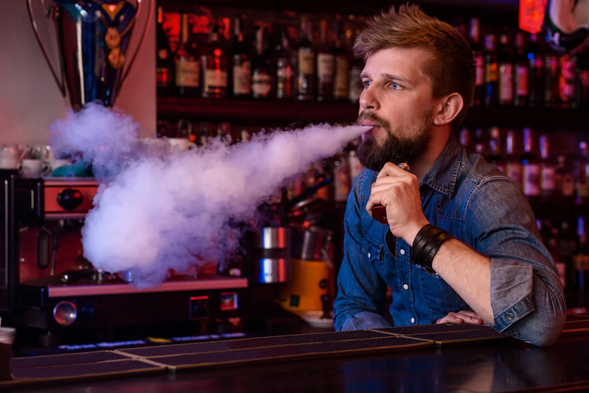 Vapes sollten nicht einfach in den regulären Müll geworfen werden.