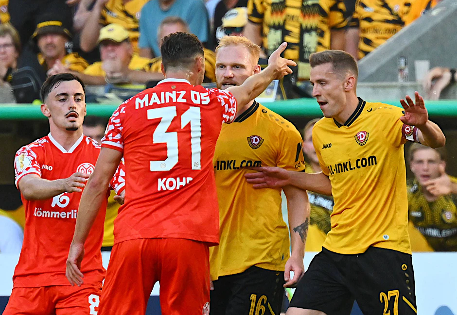Als Aufsteiger bekamen es Niklas Hauptmann (r.) und Dynamo Dresden in der ersten Runde des DFB-Pokals mit dem Bundesligisten FSV Mainz 05 zu tun und unterlagen nur knapp.