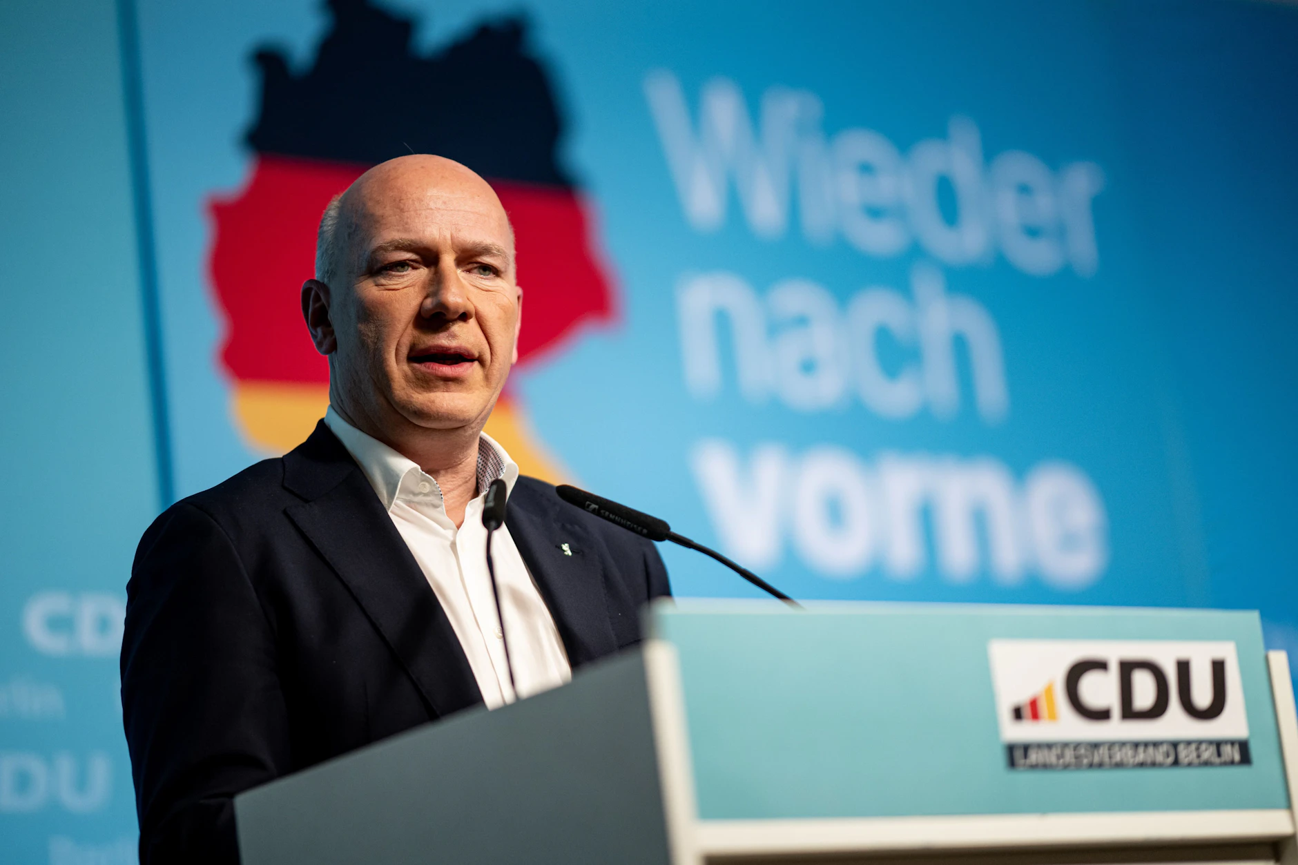 Bürgermeister Kai Wegner (CDU) verspricht große Umbauten im Nahverkehr.
