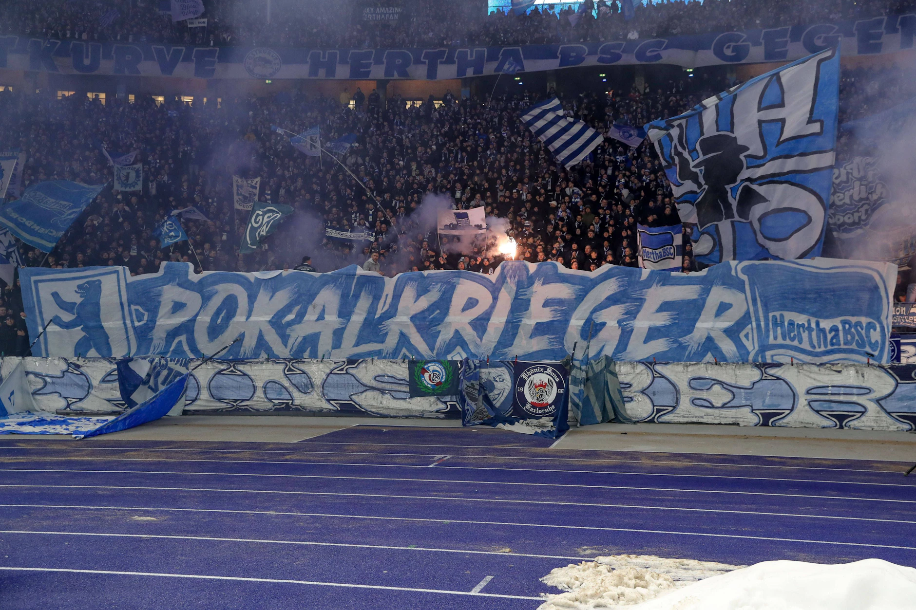 Die Sehnsucht bei den Fans von Hertha BSC nach einem langen Verbleib im DFB-Pokal ist sehr groß.
