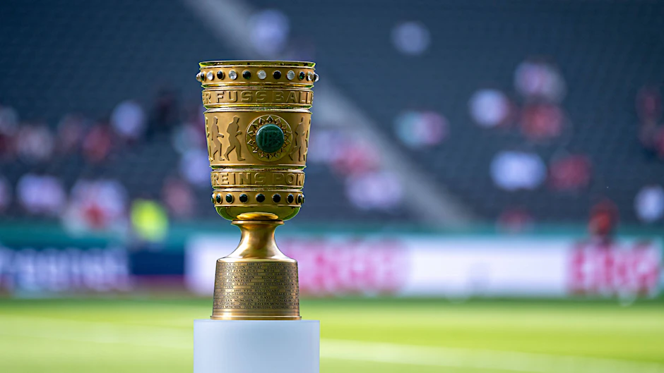 Die begehrte Trophäe für alle 64 startenden Mannschaften: der DFB-Pokal
