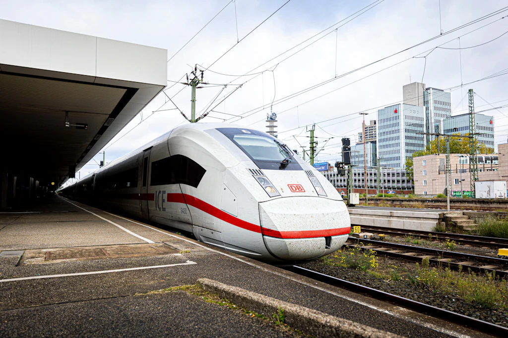 Bahn-Chaos in Hannover: ICE reißt Oberleitung ab – Ausfälle bis Berlin und Amsterdam